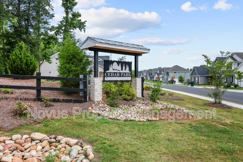 Carrollton House: 122 Cedar Park Way