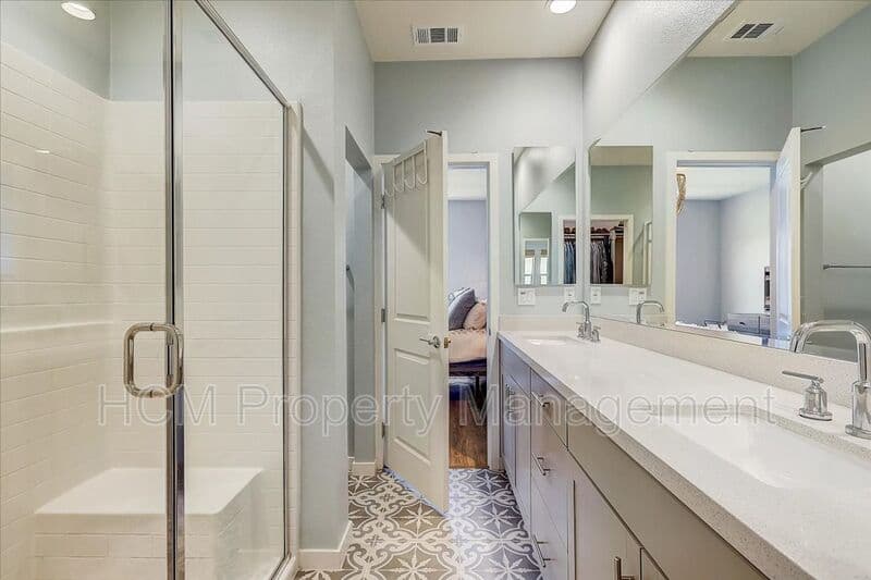 Lake Forest House: 303 Limestone