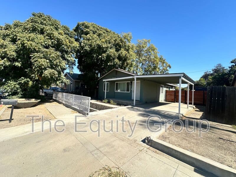 Tulare House: 534 South Los Angeles St