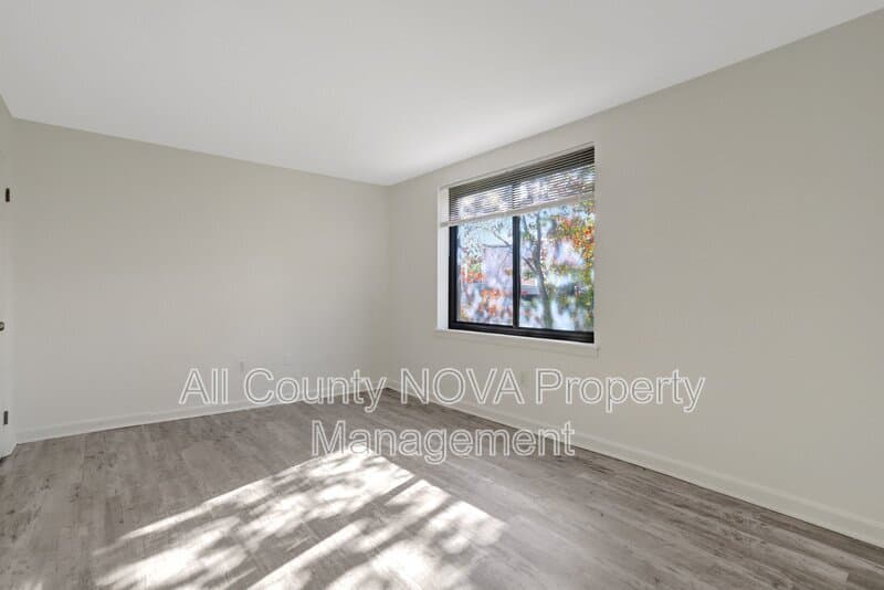 Alexandria Condo: 4 S Van Dorn St