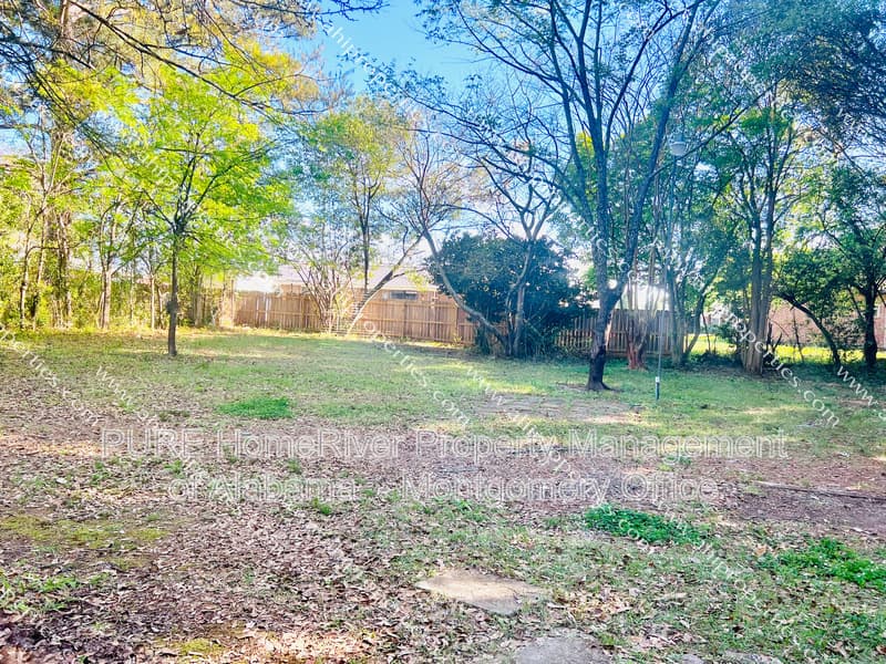 Montgomery House: 4260 Camellia Drive