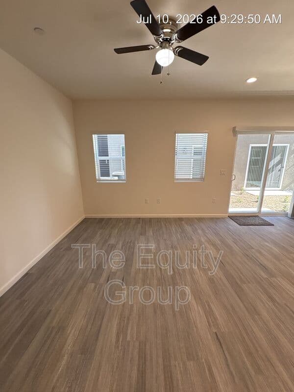 Visalia Condo: 733 S Pinkham