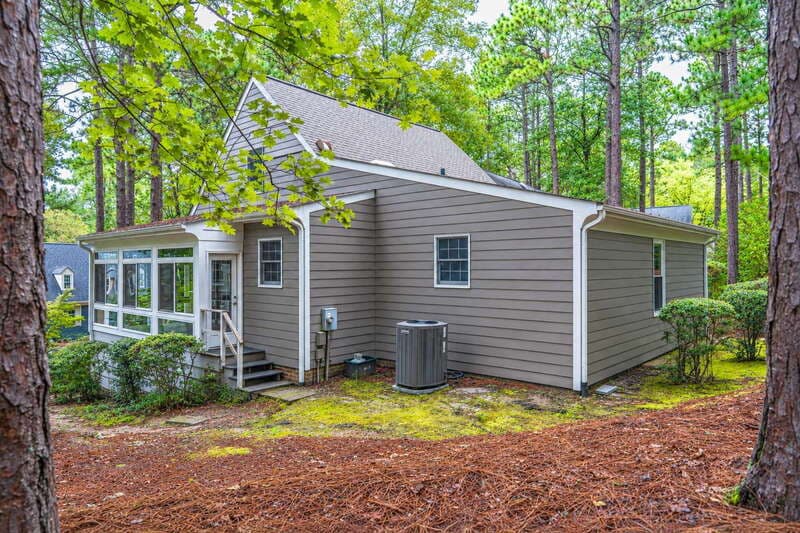 Southern Pines House: 22 Village in the Woods