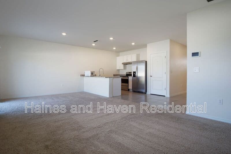 Winter Haven House: 409 Corso Loop
