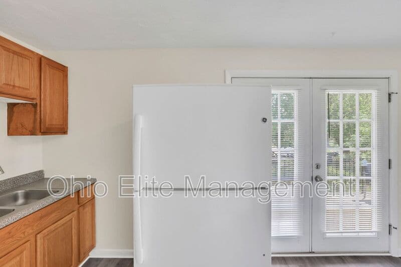 Columbus House: 861 Kingsford Rd
