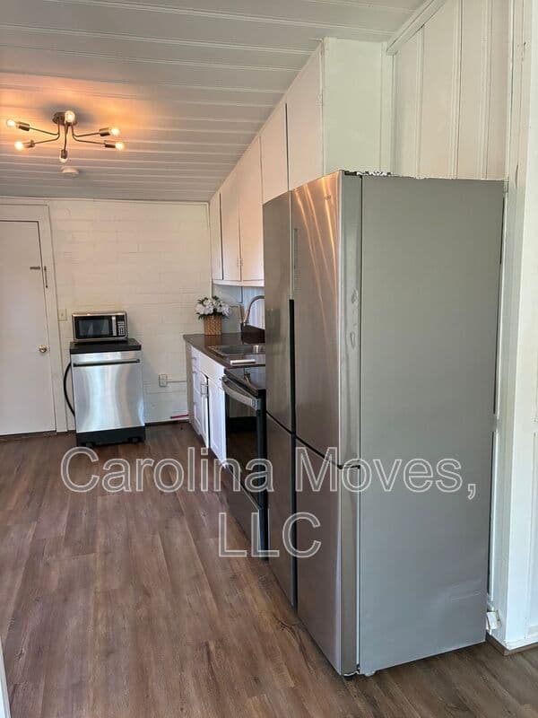 Taylors House: 205 Brushy Creek Road