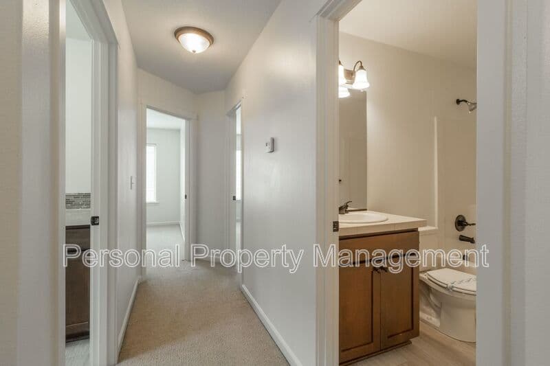 Vancouver House: 2707 NE 130th Court