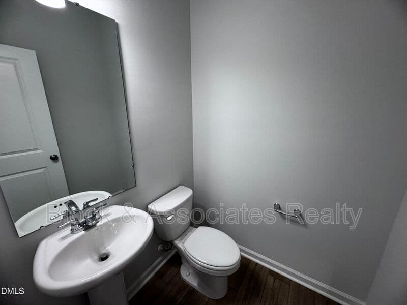 Raleigh House: 205 Broomside Avenue