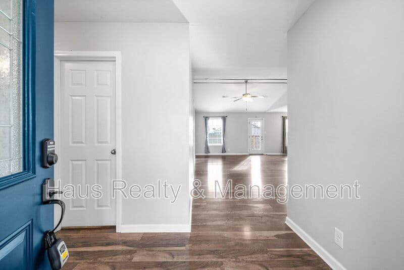 Oak Grove House: 935 Hugh Hunter Rd