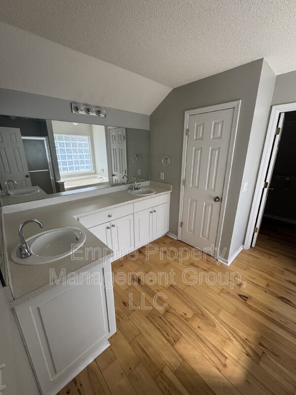 Blythewood House: 66 Sand Oak Court