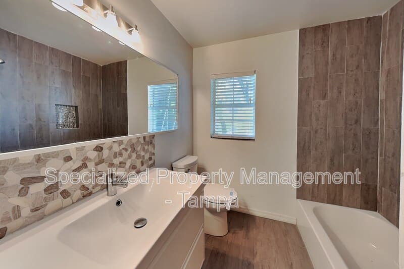 Tampa House: 311 W Fern St