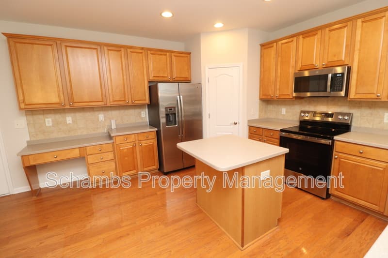 Cary House: 308 Marble Glow Ct