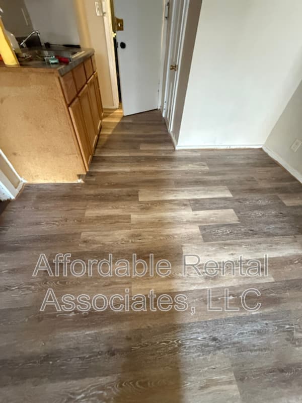 Milwaukee Condo: 1569 S 10th St