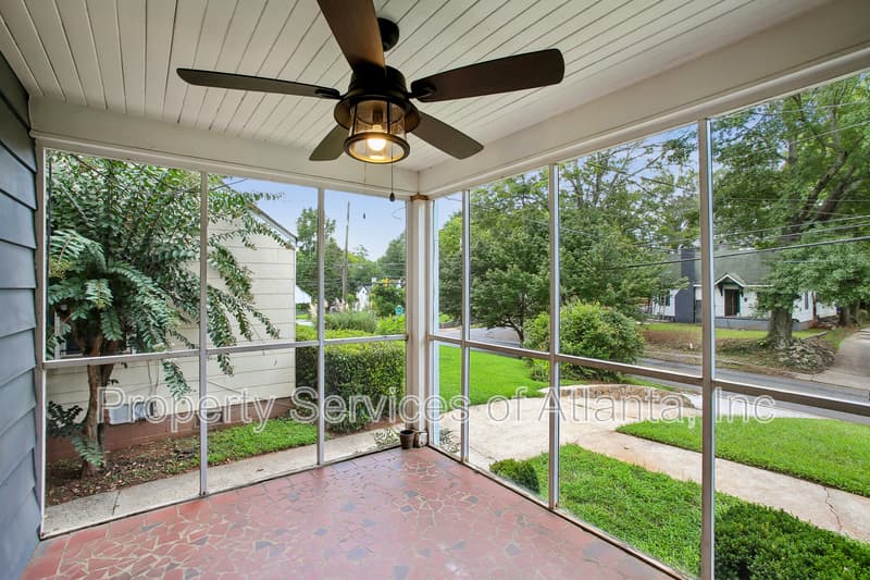 Atlanta House: 1649 Beecher St SW
