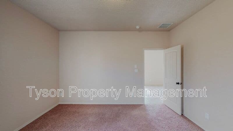 Albuquerque House: 6557 Cliff Dwellers Rd NW