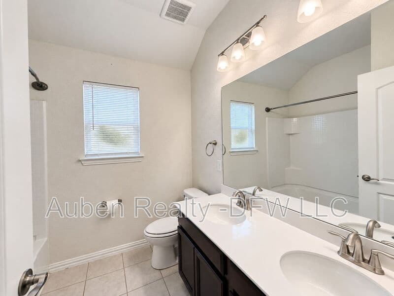 Fort Worth House: 8121 Belgian Blue Court