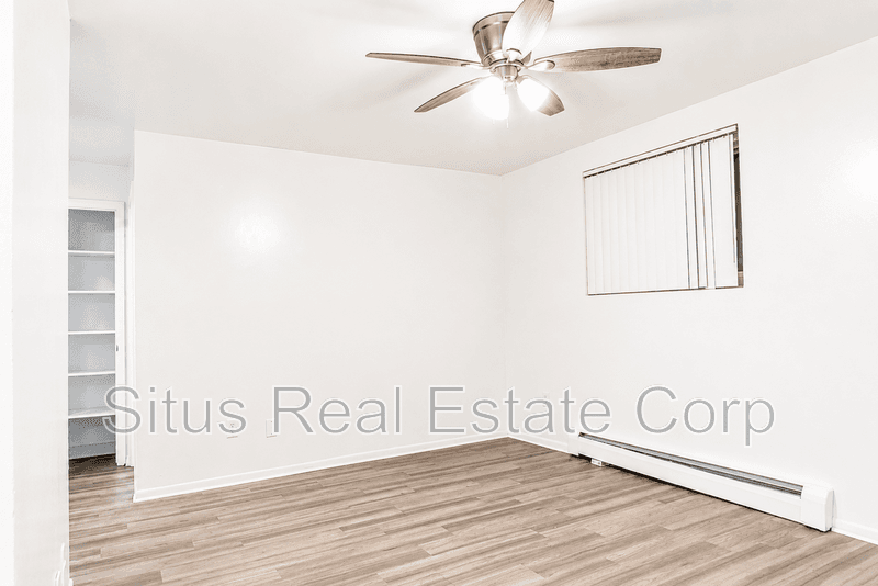 Lakewood House: 1330 Zephyr St.