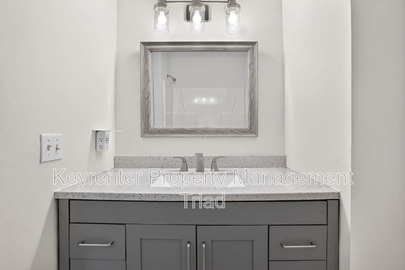 High Point House: 3779 Shadow Ridge Drive
