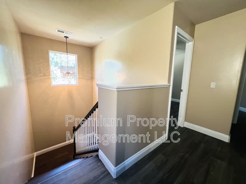 Bakersfield House: 8316 Prentice Hall Drive