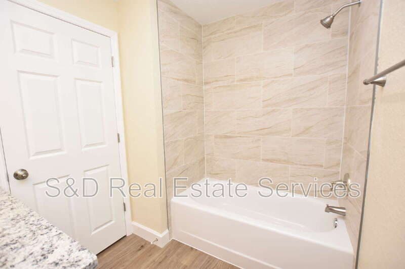 Lakeland Condo: 1111 Mercury Dr E