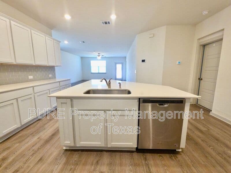 Manor House: 14301 McArthur Dr