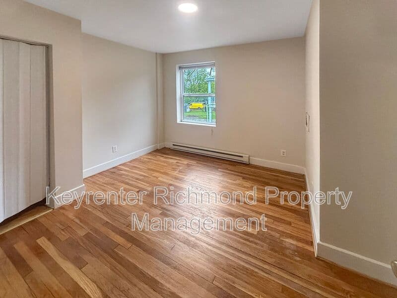 Richmond Condo: 2807 Barton Avenue