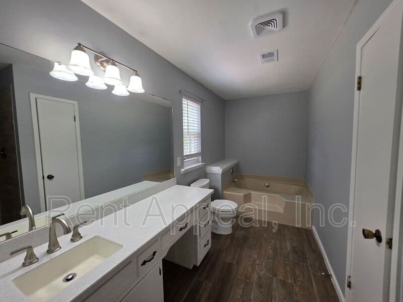 Lawrenceville House: 102 Park Place Dr
