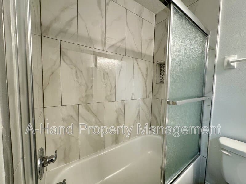 Davenport Condo: 522 Australian Way