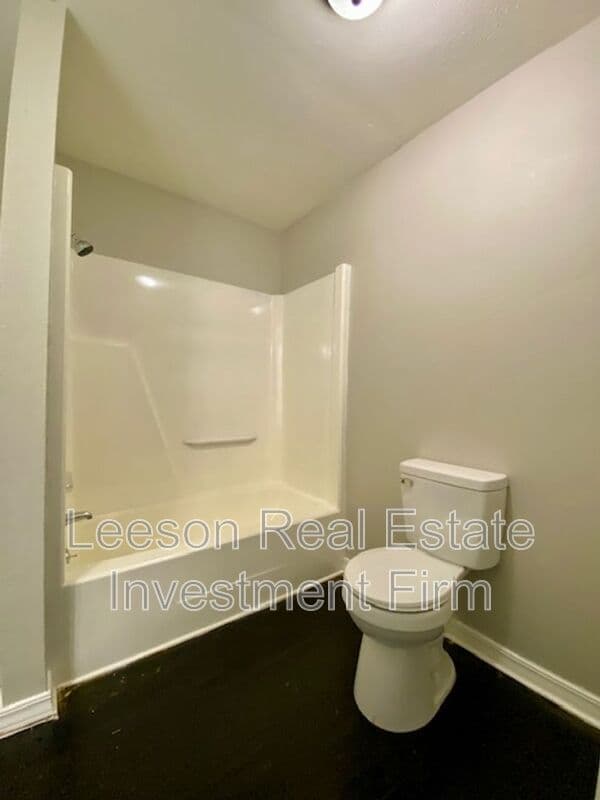 Shreveport House: 3524 Michigan Blvd