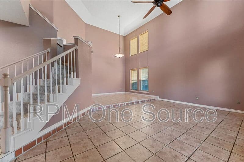 Plano House: 6752 Macintosh Drive