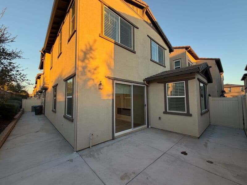 Temecula House: 32660 Brunello Way