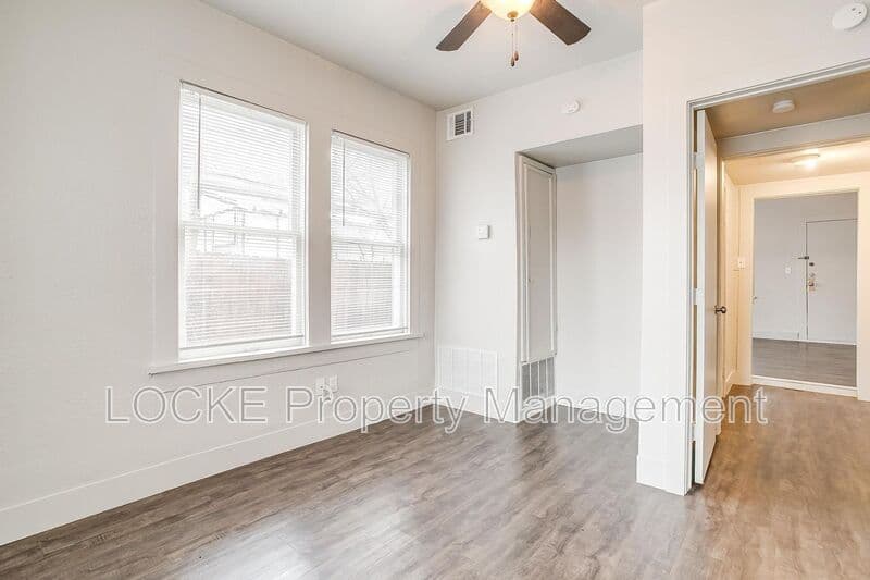 Fort Worth House: 1411 6th Avenue