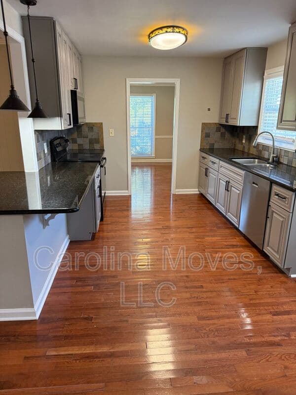 Greenville House: 4597 Coach Hill Drive