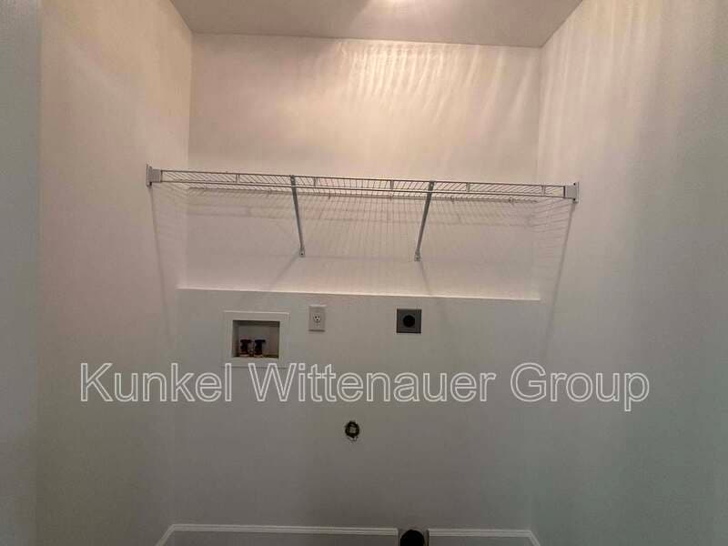 Mascoutah Condo: 704 E Fountain View