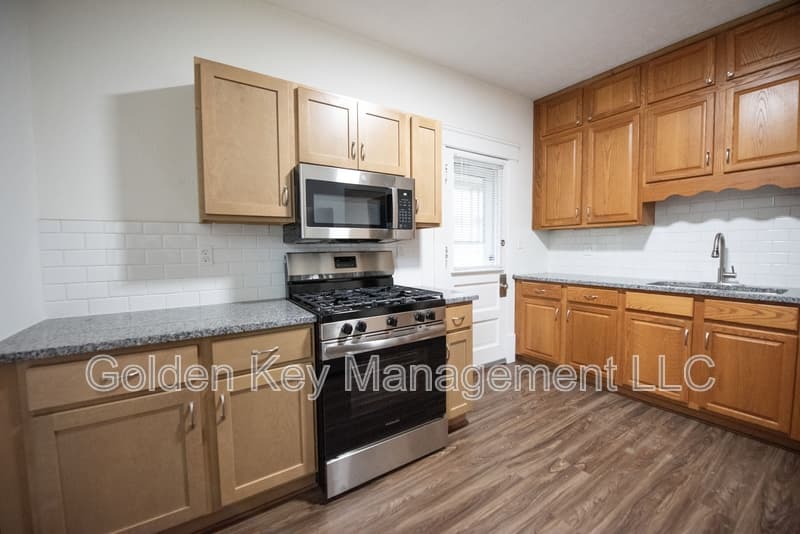 North Olmsted Condo: 5195 Dover Center Road - 1