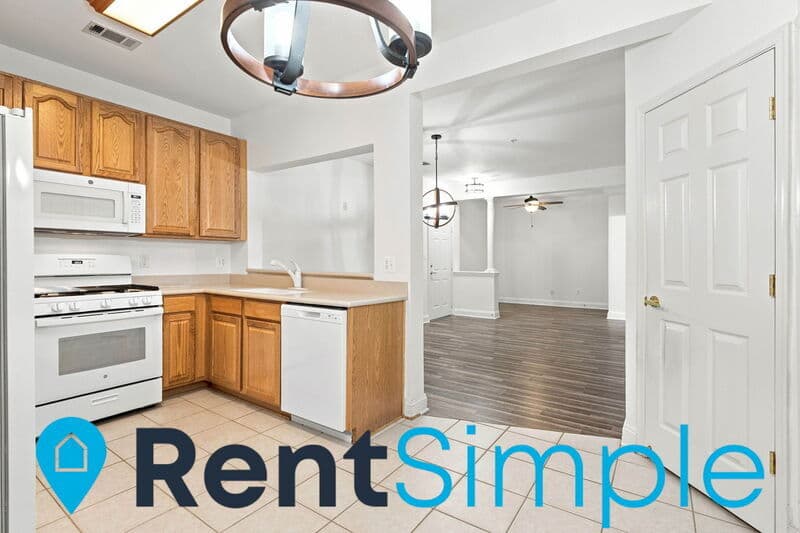 Gainesville Condo: 13890 Chelmsford Drive