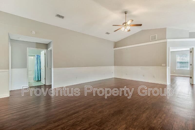 Navarre House: 2058 Catline Circle