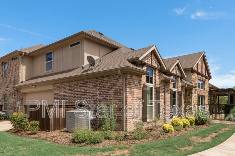 Arlington Townhome: 889 Birds Fort Trail