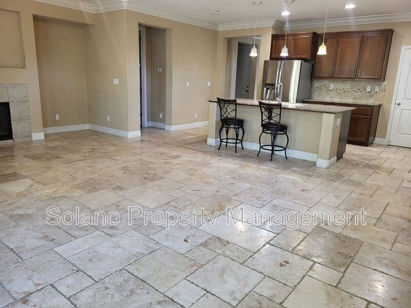 Fairfield House: 3891 Danbury Way