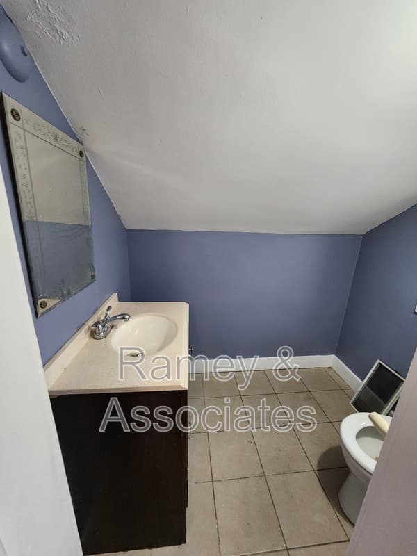 Louisville House: 3635 Taylor Blvd
