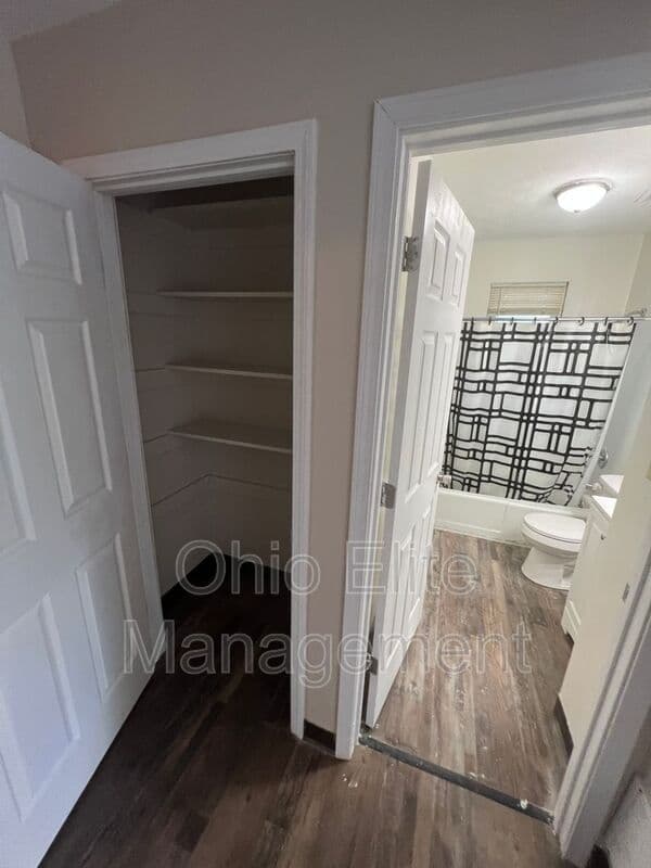 Columbus House: 48 N Eureka Ave