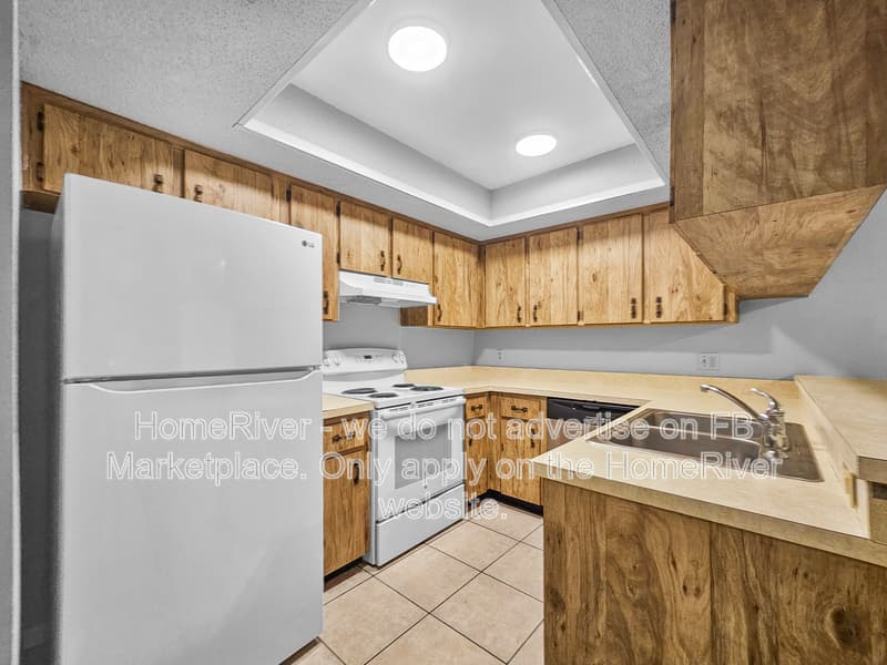 Brandon House: 3205 Bloomingdale Villas Ct