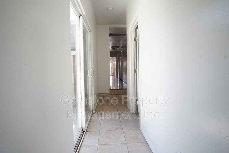 San Diego House: 5017 College Ave