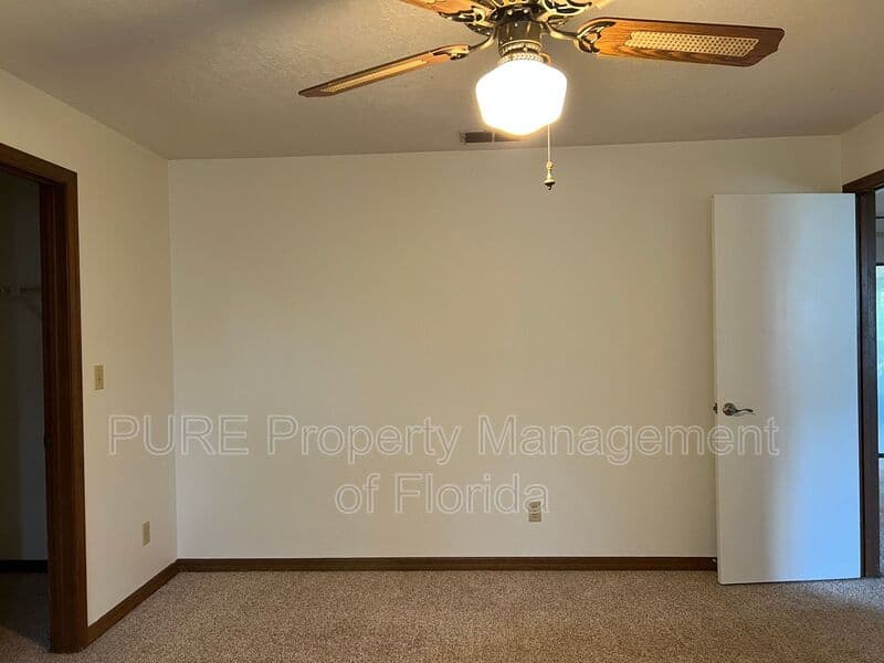Ocala House: 3242 NE 32 Avenue