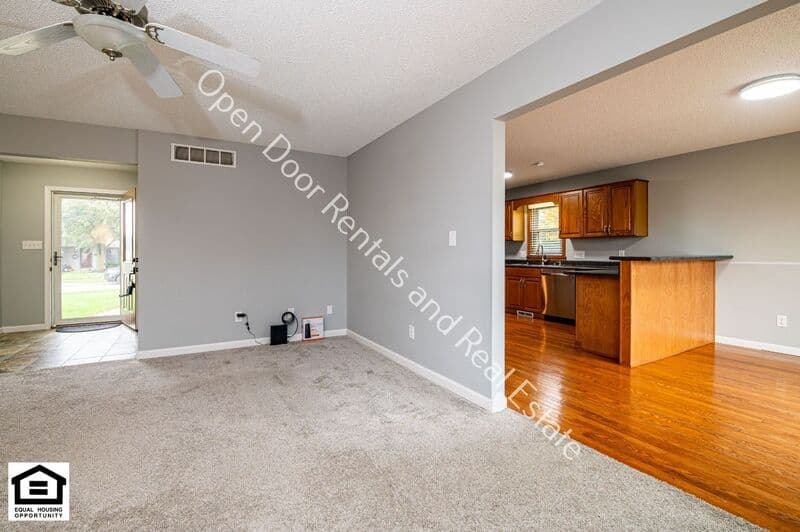 Woodburn House: 5021 Clovedale Dr