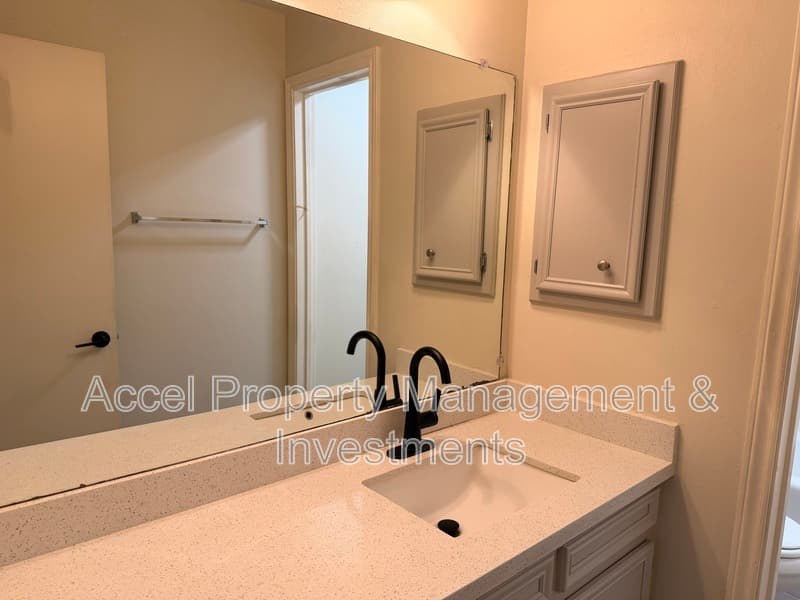McAllen House: 4701 N. 6th St.