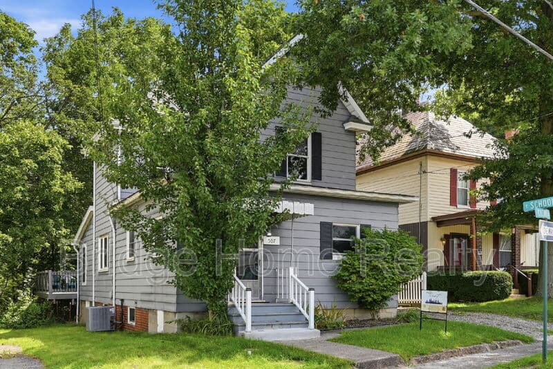 Mars House: 507 Cherry St