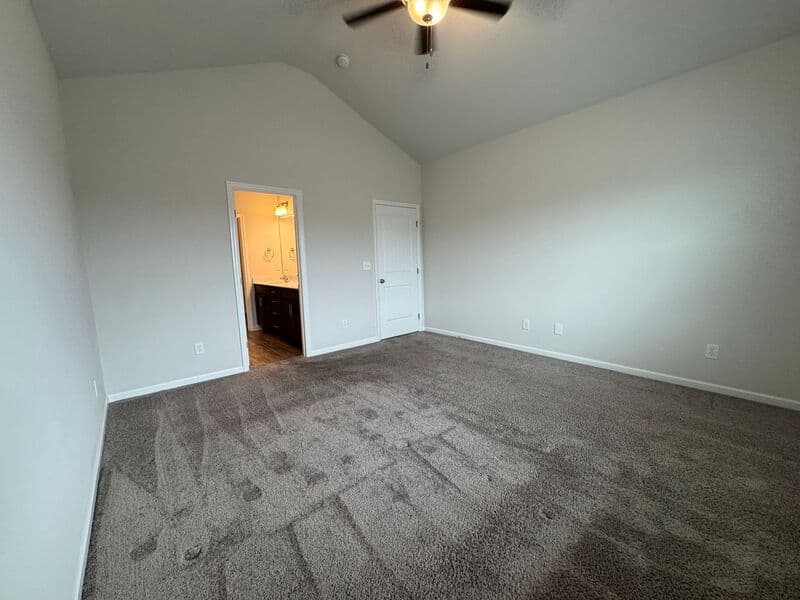 Madison House: 102 Daymark Drive
