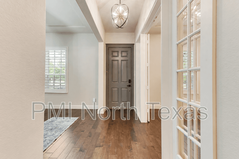 Frisco House: 8357 Canal Street