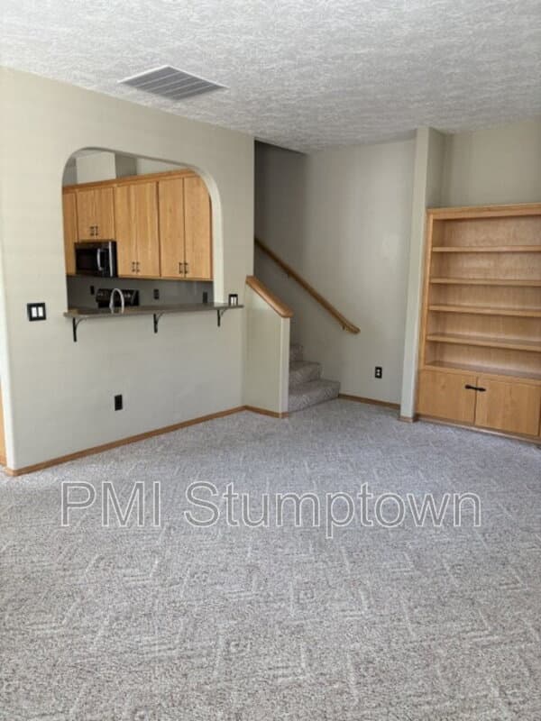 Clackamas Townhome: 14375 SE Oregon Trail Dr